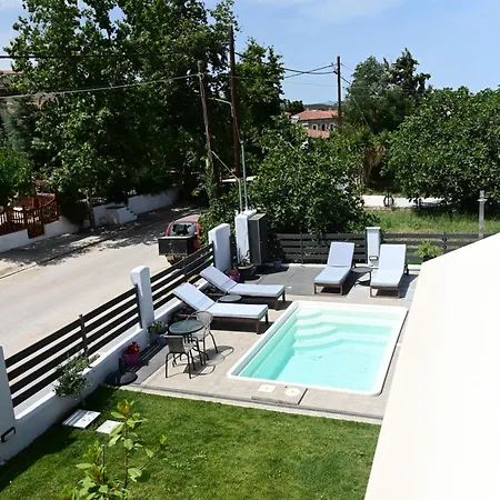 Big Blue Pensión 4*